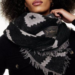 Aritzia Wilfred Diamond mosaic wool triangle scarf black grey